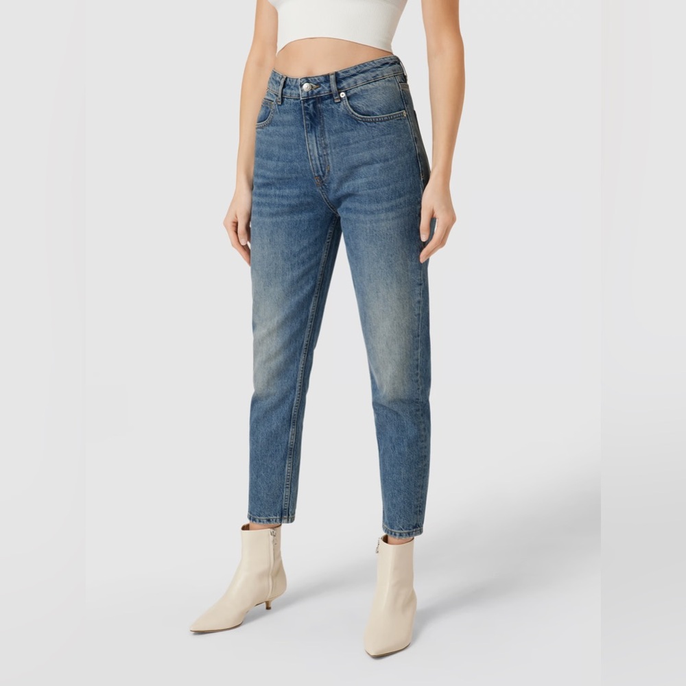 BOSS “Diana” high rise jeans size 26